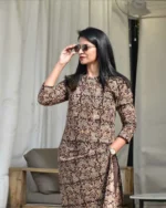 Women Paisley Print Straight Kurta Set - Image 3